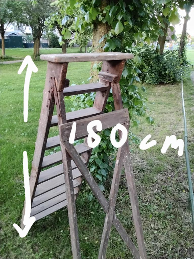 Keukentrap, ouderwetse houten, Ophalen