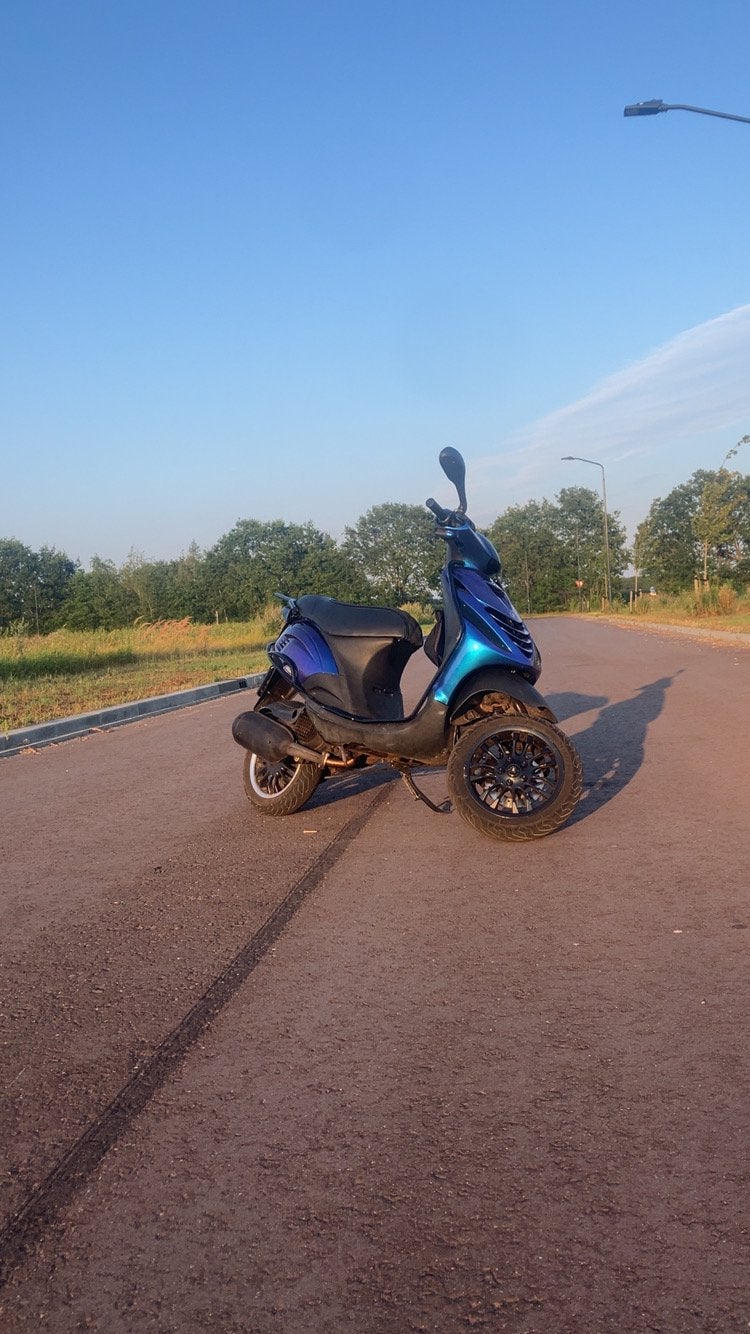 Zip 125cc ac brom, Fietsen en Brommers, Ophalen, Maximaal 45 km/u, Zip, Zo goed als nieuw