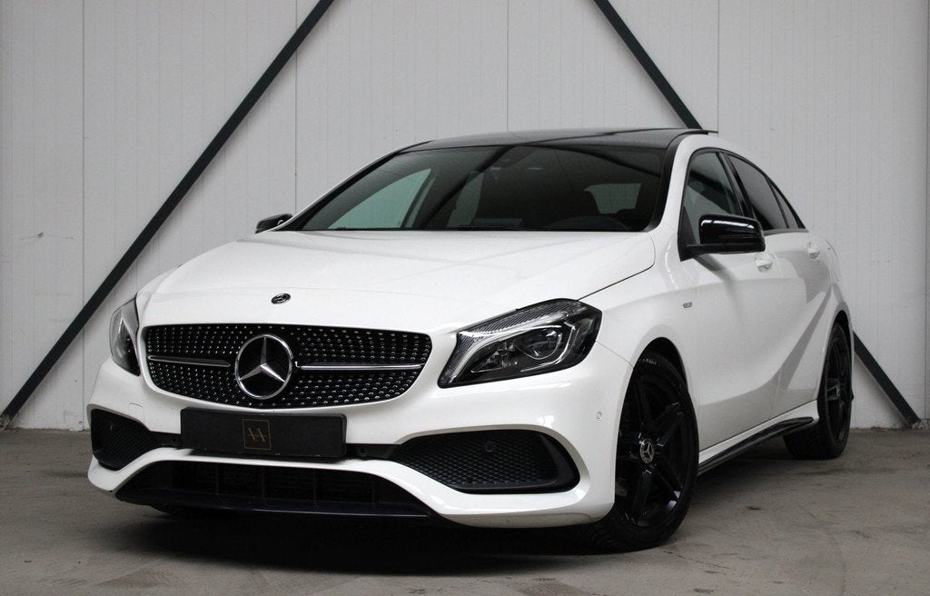 Mercedes-Benz A-klasse 180 BlueEfficiency AMG- Sportpakket l, Auto's, Gebruikt, 4 cilinders, Lichtsensor, Bedrijf