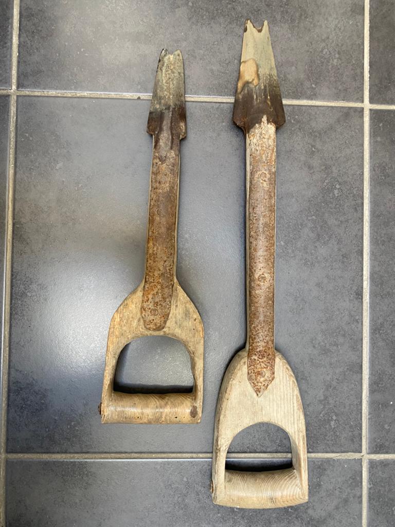 2 bietenstekers, Antiek en Kunst, Antiek | Gereedschap en Instrumenten, Ophalen of Verzenden