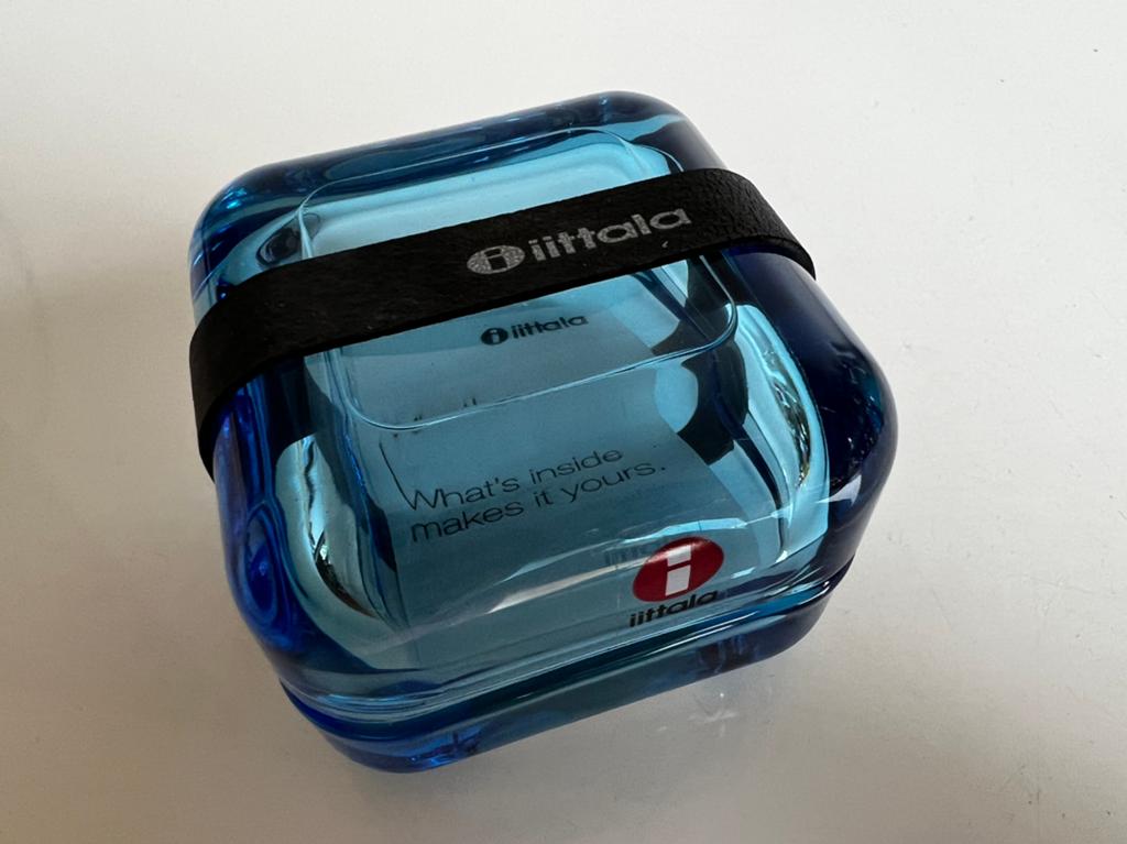 Iittala Vitriini Glas Box Turquoise Blue Penttinen~60x60, Huis en Inrichting, Schaal, Vierkant, Nieuw, Ophalen of Verzenden