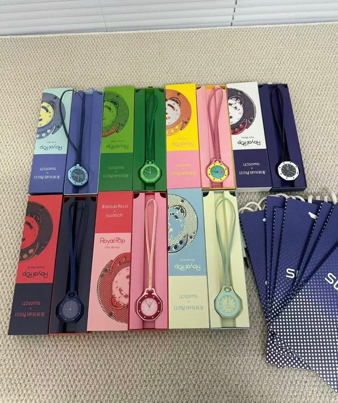 Swatch Royal Pop Horloges - Diverse Kleuren, Sieraden, Tassen en Uiterlijk, Horloges | Dames, Overige merken, Kunststof, Polshorloge