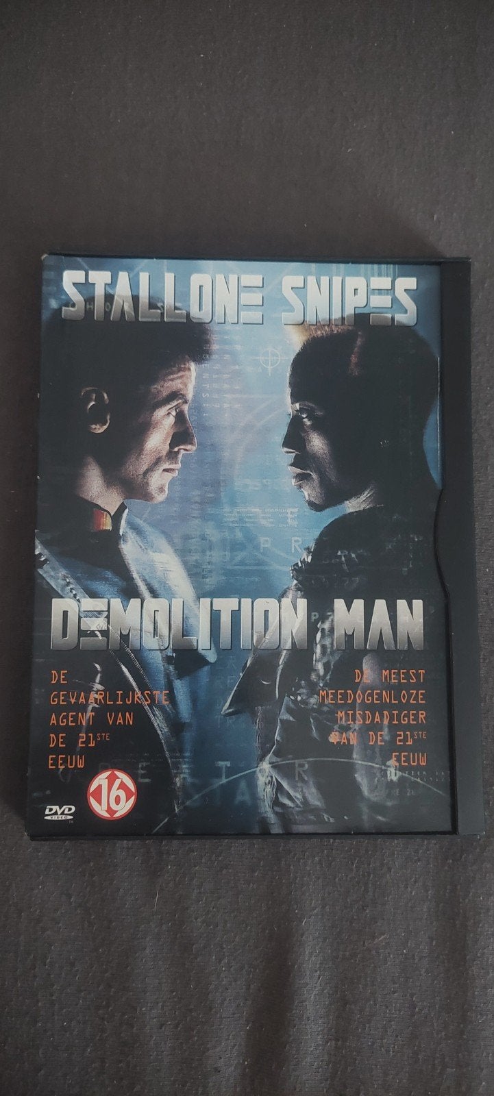 Demolition Man - Actiethriller met Stallone & Snipes, Engels, Actiethriller, Ophalen of Verzenden, Zo goed als nieuw