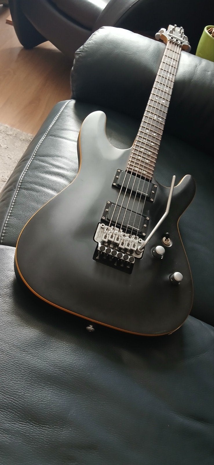 Schecter Diamond Series Omen - Actieve elementen, 24 frets, Ophalen