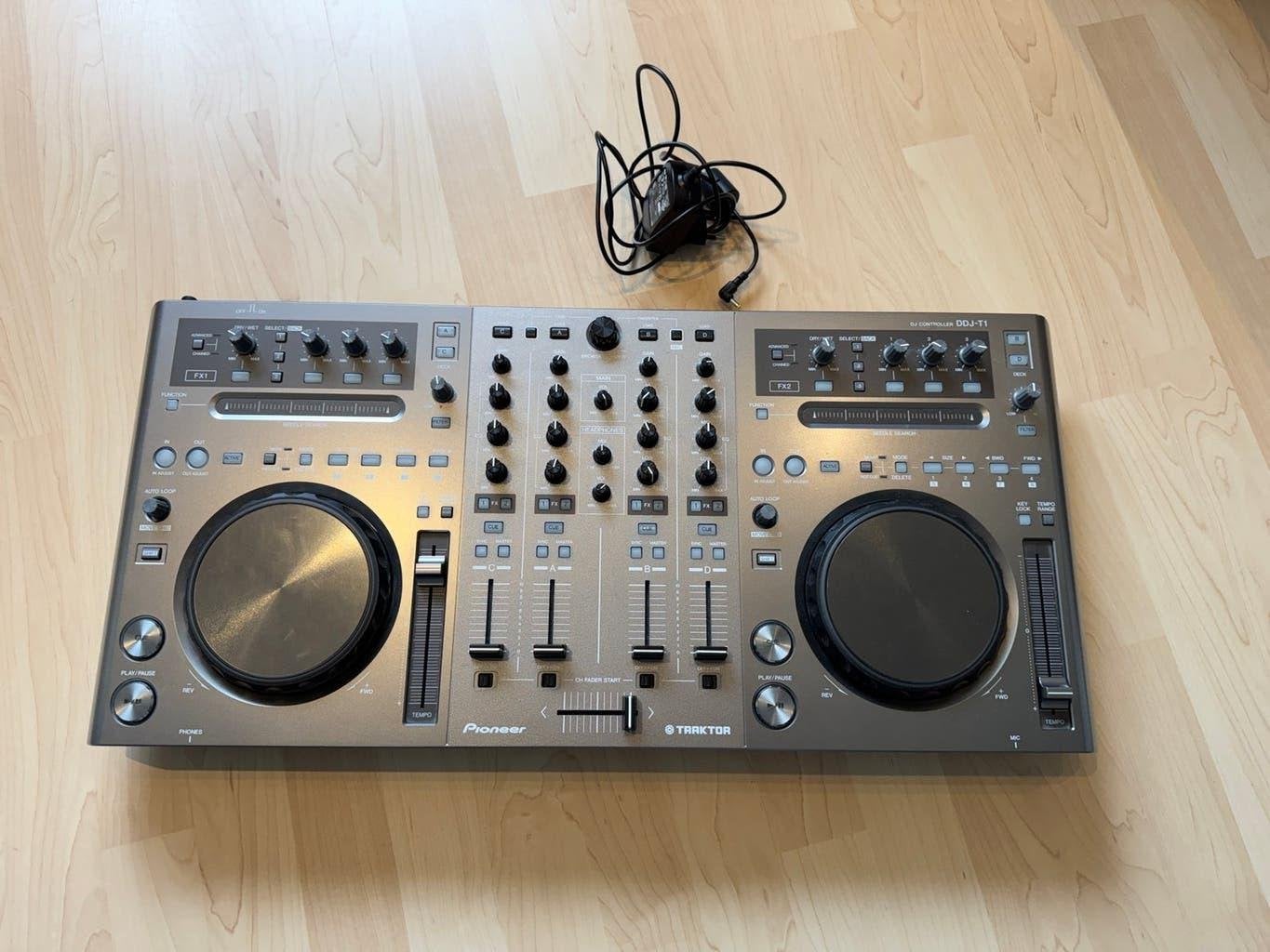 Pioneer DDJ-T1 controller, Muziek en Instrumenten, Dj-sets en Draaitafels, Ophalen, Gebruikt, Dj-set, Pioneer