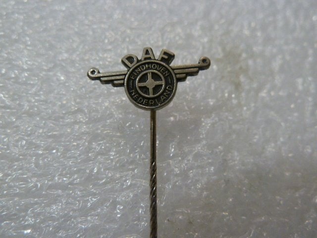 Vintage DAF Eindhoven Nederland Speldje, Ophalen of Verzenden, Gebruikt, Merk, Speldje of Pin