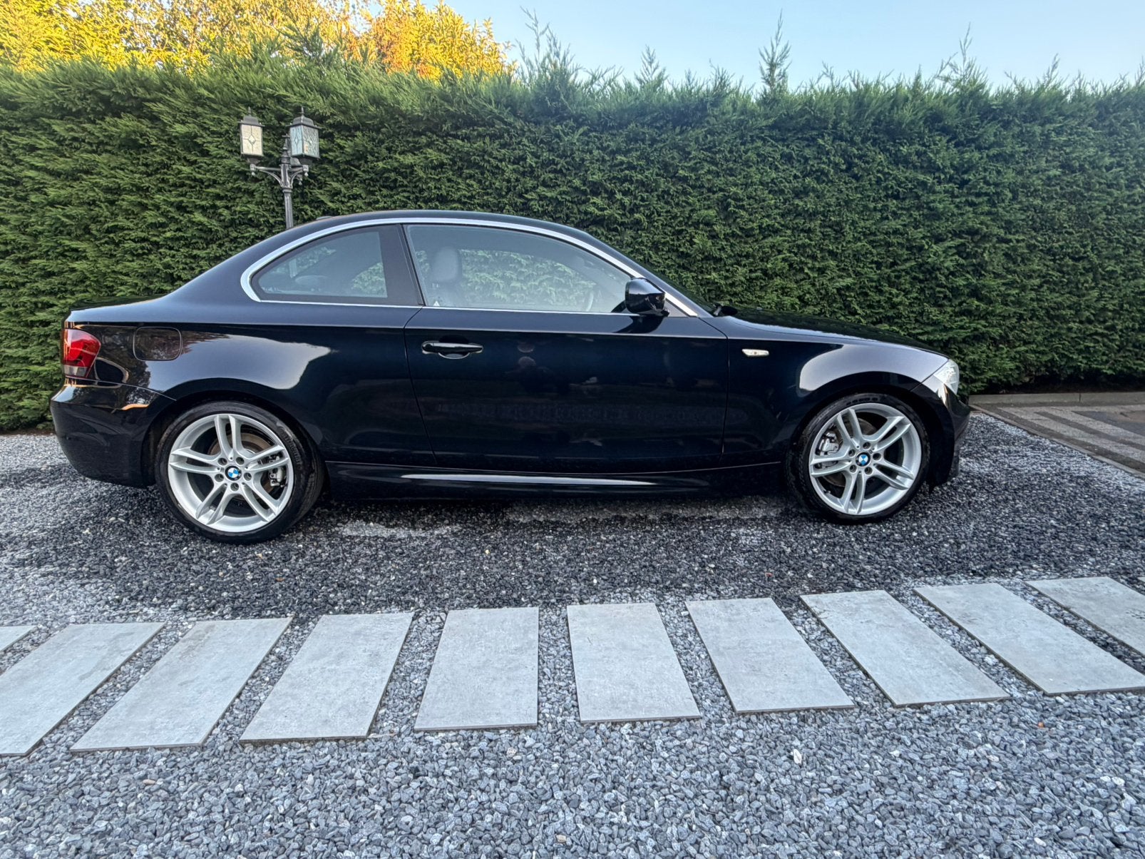 BMW 1-Coupé (e82) 120i 170pk Aut. 2014 Zwart, Auto's, Automaat, 1995 cc, 4 cilinders, 4 stoelen