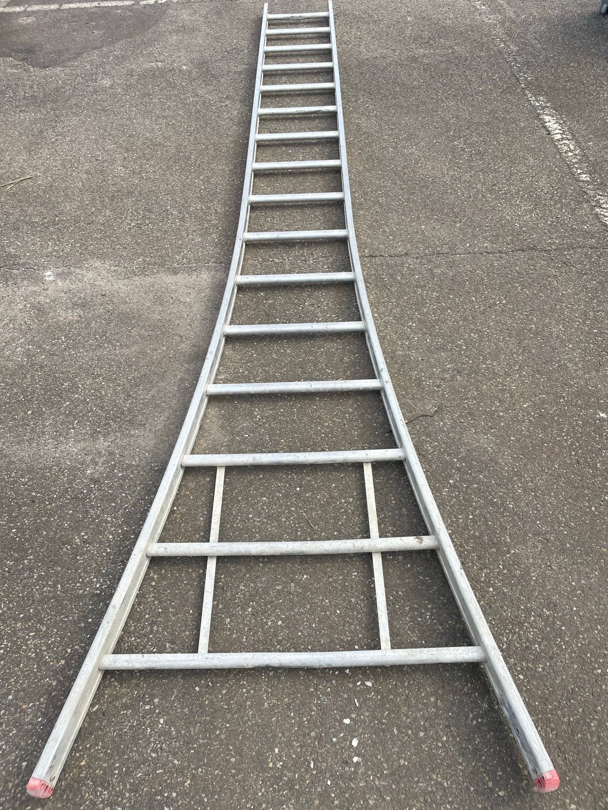 Lange aluminium ladder - Gebruikt maar in goede staat, Ophalen of Verzenden, Gebruikt, Ladder, 4 meter of meer