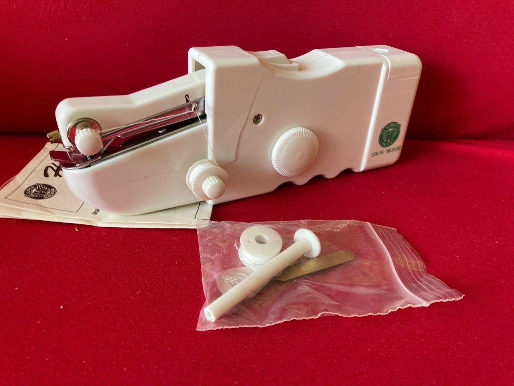 Halifax Portable naaimachine, Hobby en Vrije tijd, Ophalen of Verzenden, Zo goed als nieuw, Naaimachine, Overige merken