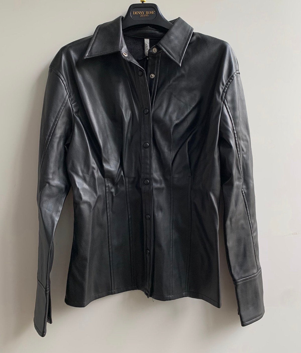 LUMINA vegan leather blouse zwart mt S en mt M