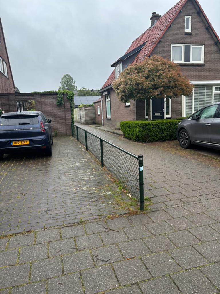 Goed en degelijk hekwerk met palen, Ophalen, Zo goed als nieuw, Tuinhek, IJzer
