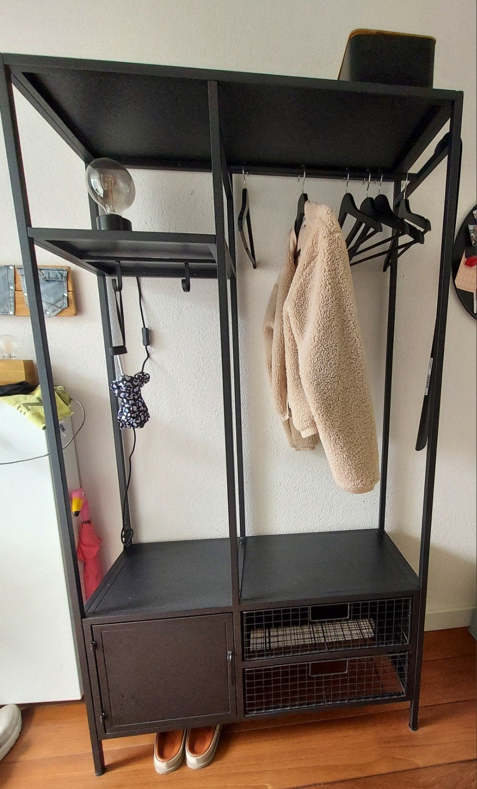 Kapstok zwart metaal, Huis en Inrichting, Woonaccessoires | Kapstokken, Zo goed als nieuw, Metaal, 150 tot 200 cm, Ophalen