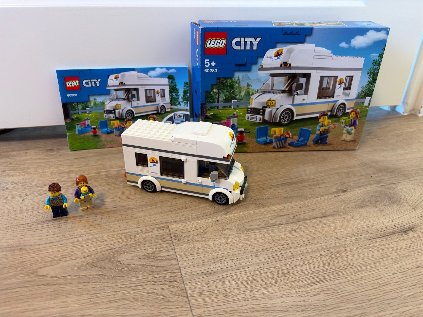 LEGO City 60283 Vakantie Camper met Figuren, Ophalen of Verzenden, Zo goed als nieuw, Overige merken