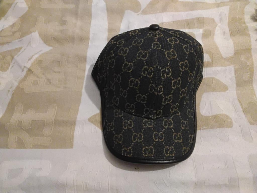 Stijlvolle Gucci pet met GG-monogram, Kleding | Dames, Hoeden en Petten, Gedragen, One size fits all, Ophalen of Verzenden, Pet