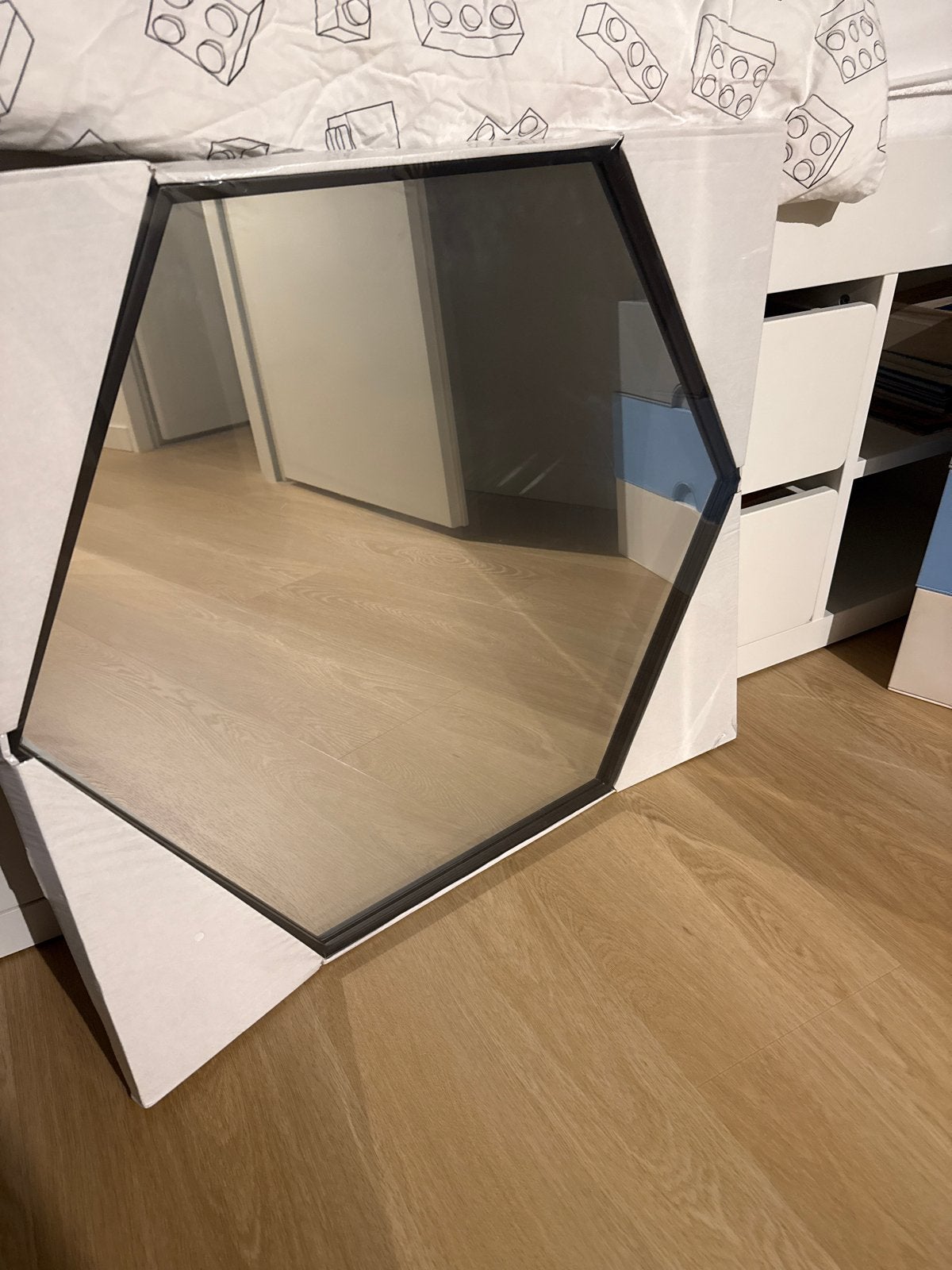 4 x Zeshoekige spiegel met zwarte rand 60x60 - totaal €15, Huis en Inrichting, Woonaccessoires | Spiegels, Ophalen, Nieuw, Minder dan 100 cm