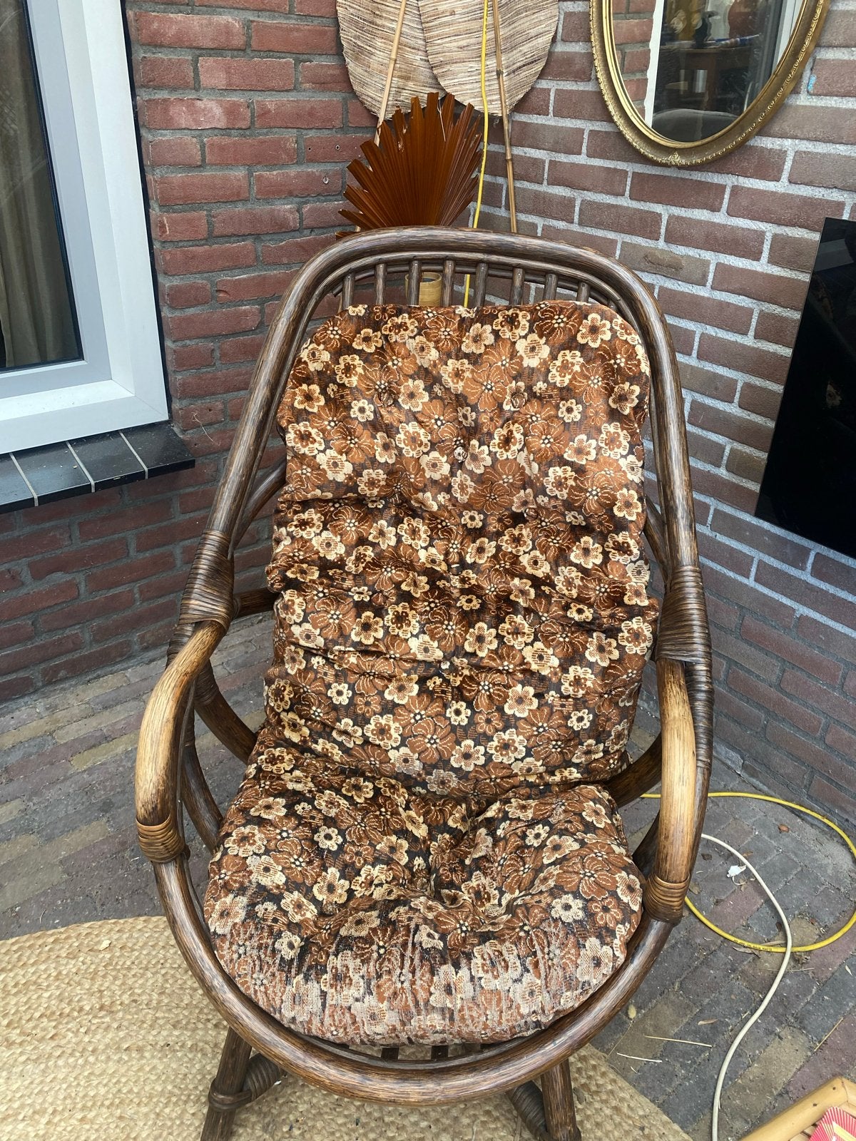 Vintage rotan stoel met originele bekleding, Huis en Inrichting, Stoelen, Ophalen, Gebruikt, Bruin, Riet of Rotan