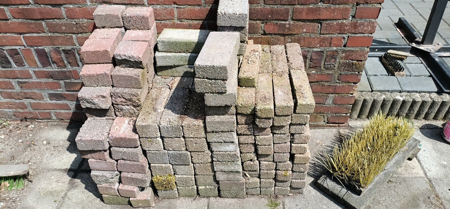 Gebruikte betontegels en bakstenen, Ophalen of Verzenden