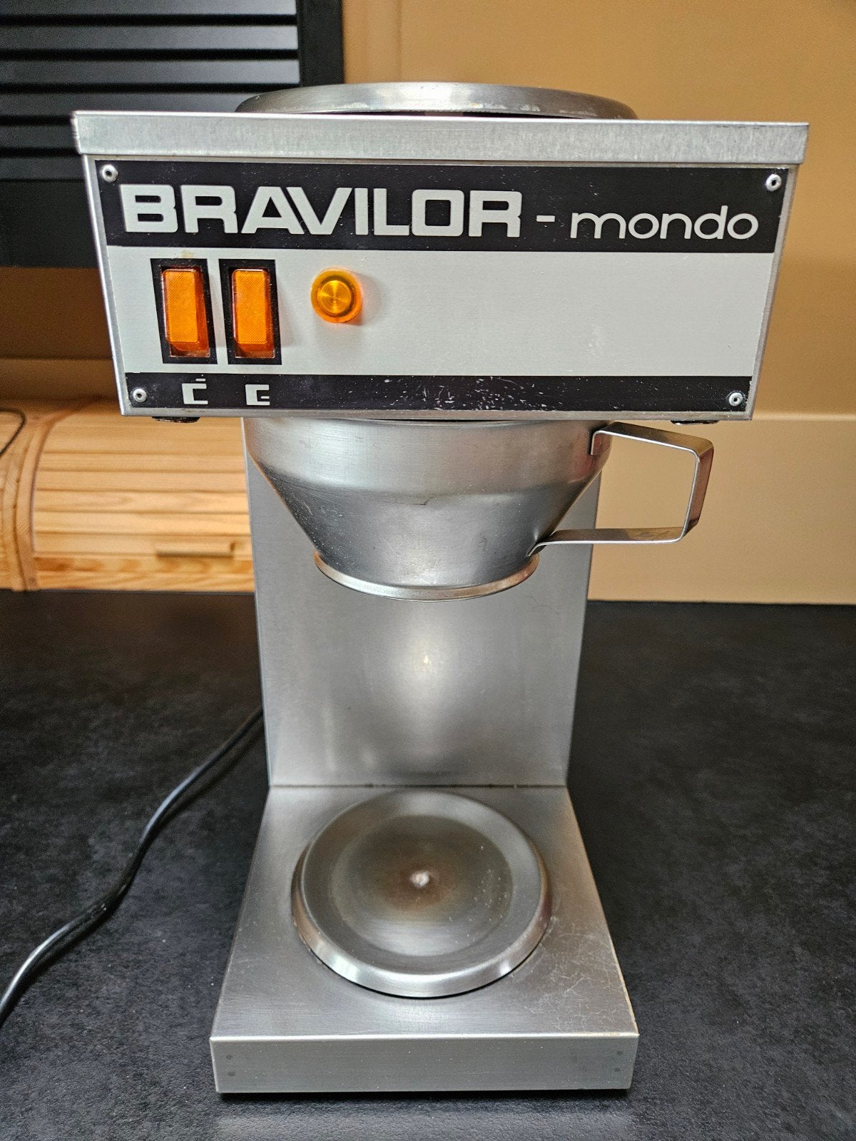 Bravilor Mondo koffiezetapparaat, Witgoed en Apparatuur, Koffiezetapparaten, Ophalen, Gebruikt, 10 kopjes of meer, Koffiemachine