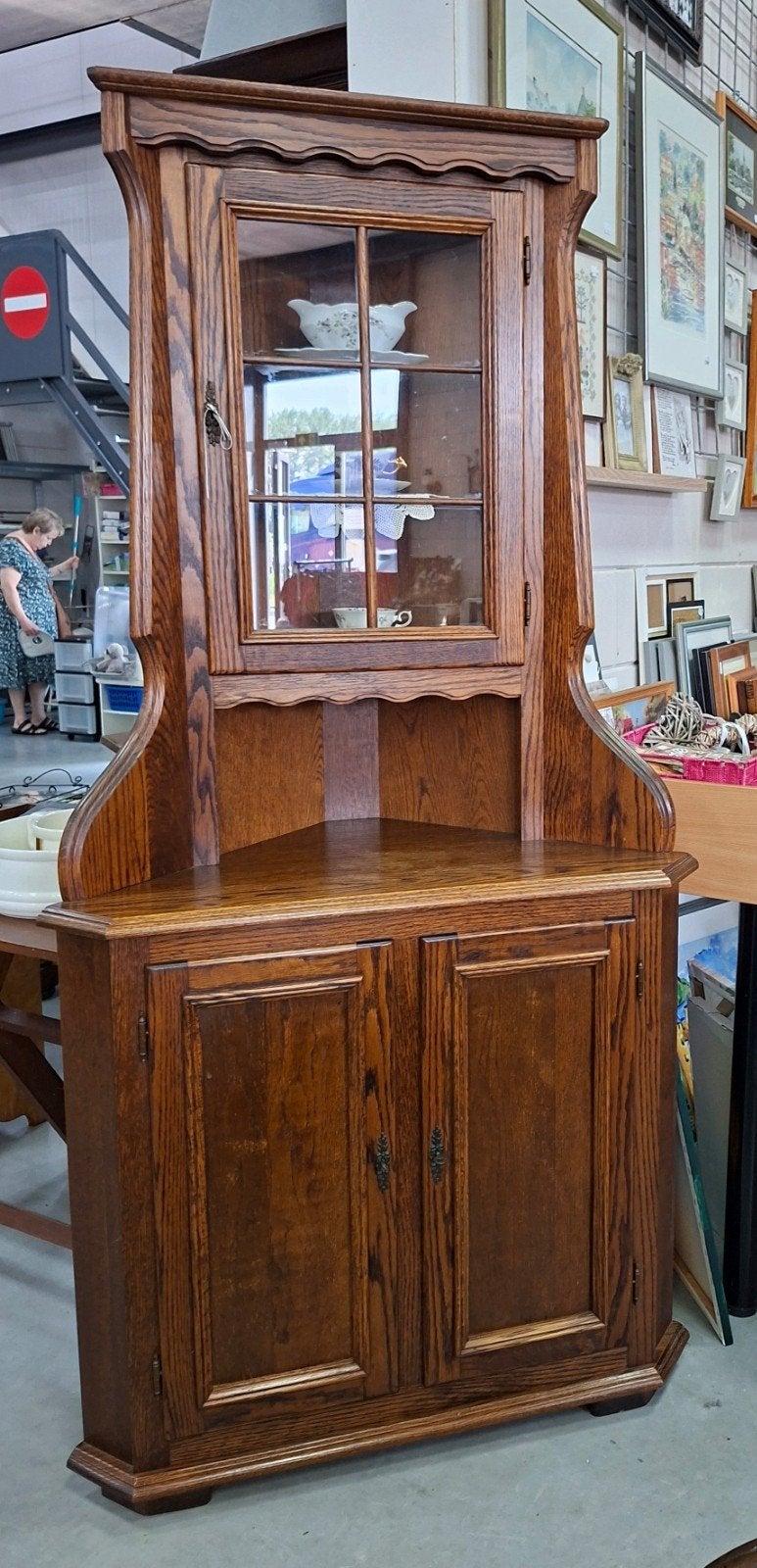 Hoekkast | 58x58x185 cm | vitrinekast | donkerbruin eiken, Ophalen, Gebruikt