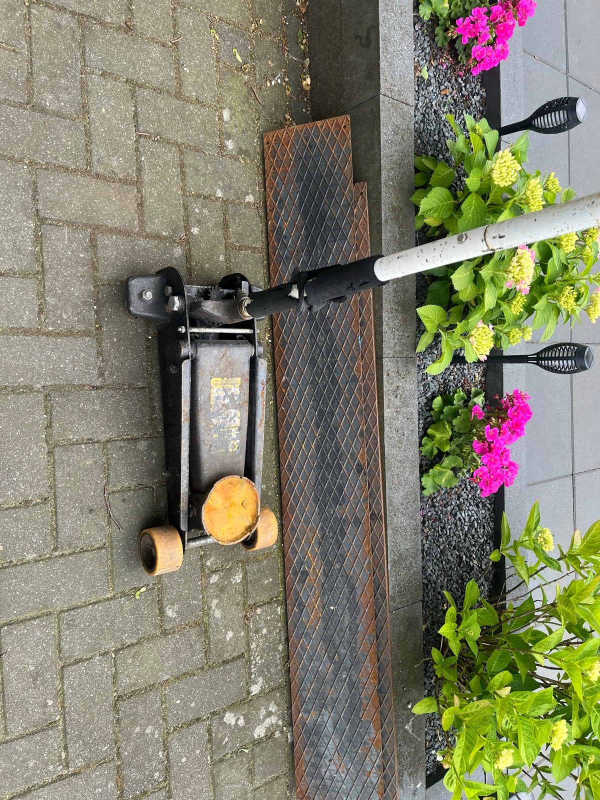 Defecte garagekrik - gaat omhoog, zakt weer in, Ophalen of Verzenden, Gebruikt, Hydraulisch, Garagekrik