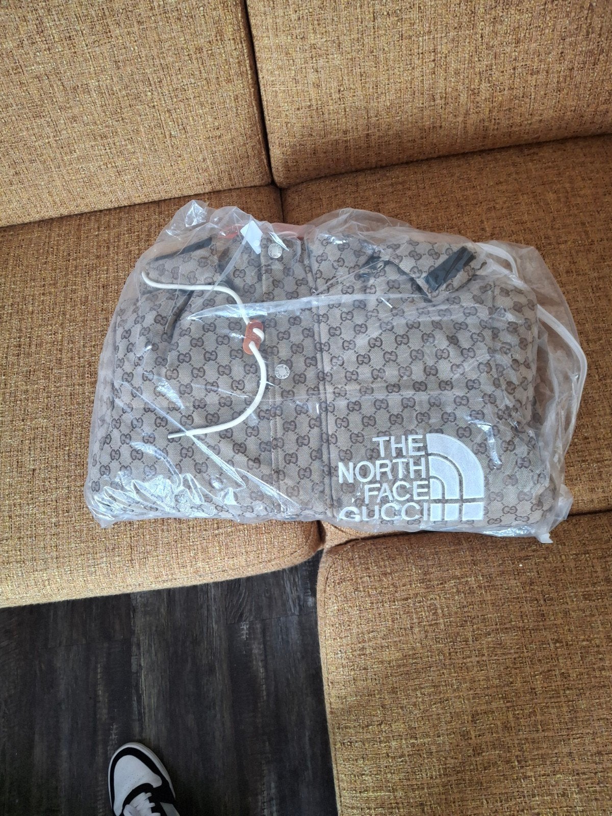 The North Face x Gucci jas - Maat M, Bruin, Maat 48/50 (M), The North Face x Gucci, Nieuw