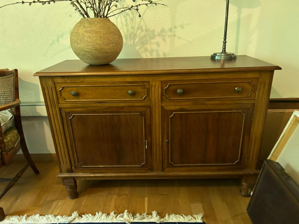 Houten dressoir, Ophalen