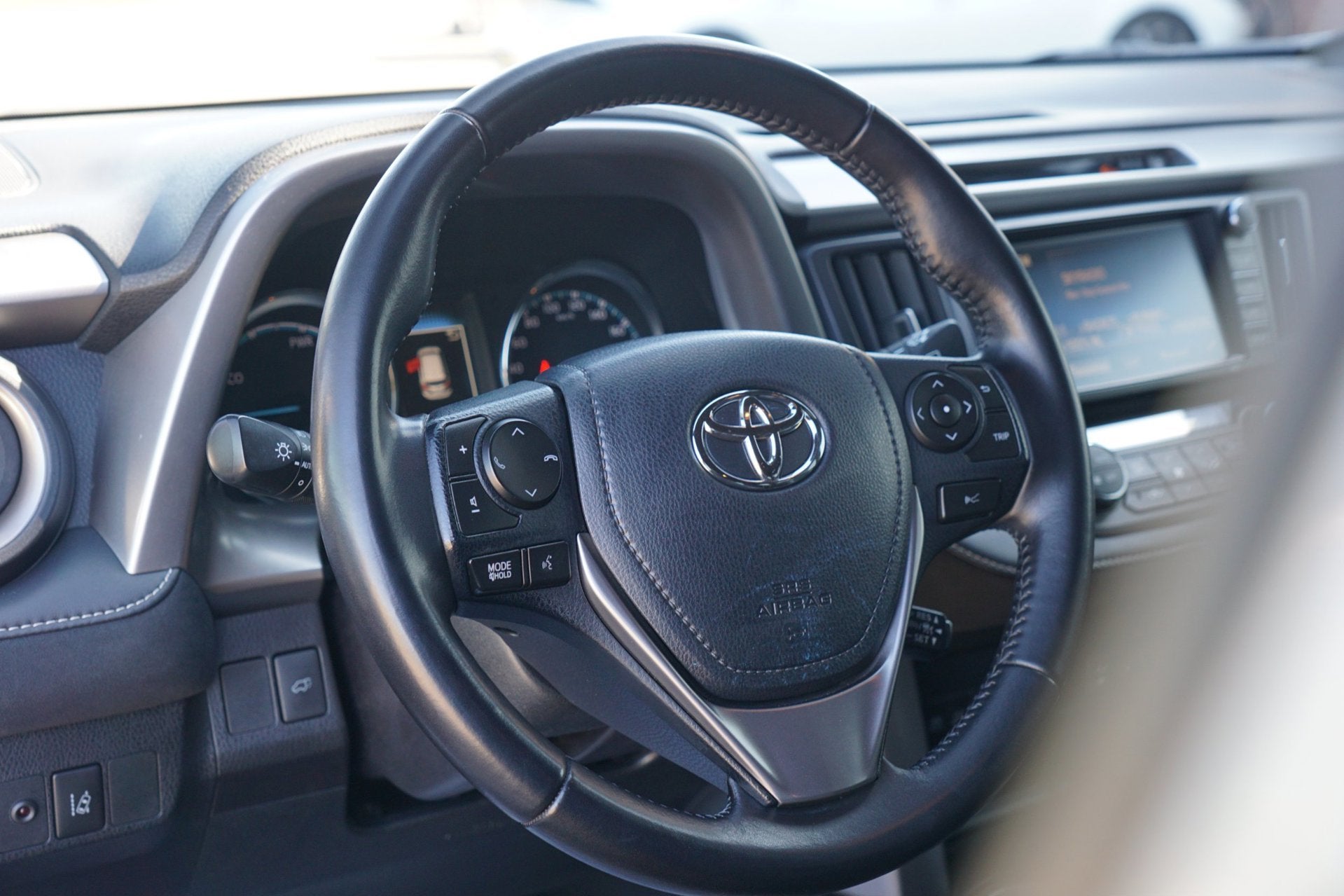 Toyota RAV4 2.5 Hybrid Style - Silver Sky - Compleet onderho, Auto's, Toyota, Gebruikt, Leder en Stof, Bedrijf, 155 pk
