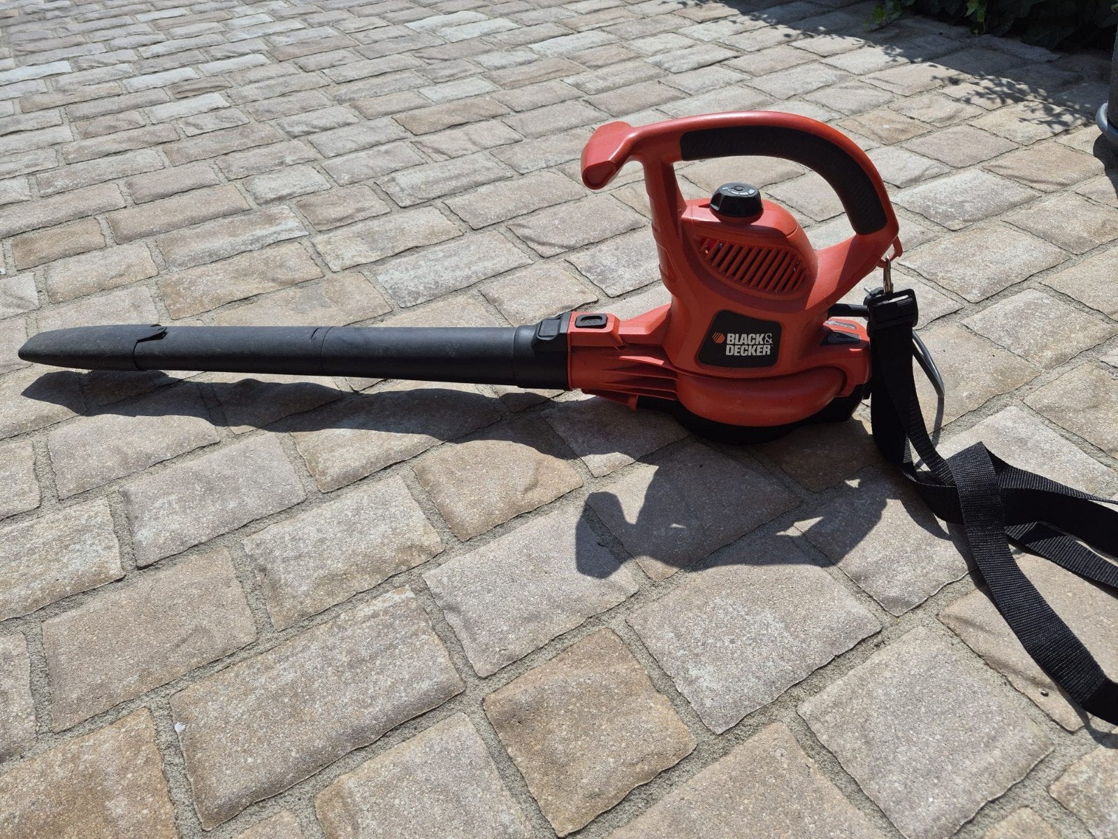 Black & Decker bladblazer - Elektrisch en handgedragen, Tuin en Terras, Bladblazers, Ophalen, Gebruikt, Handgedragen, Black & Decker