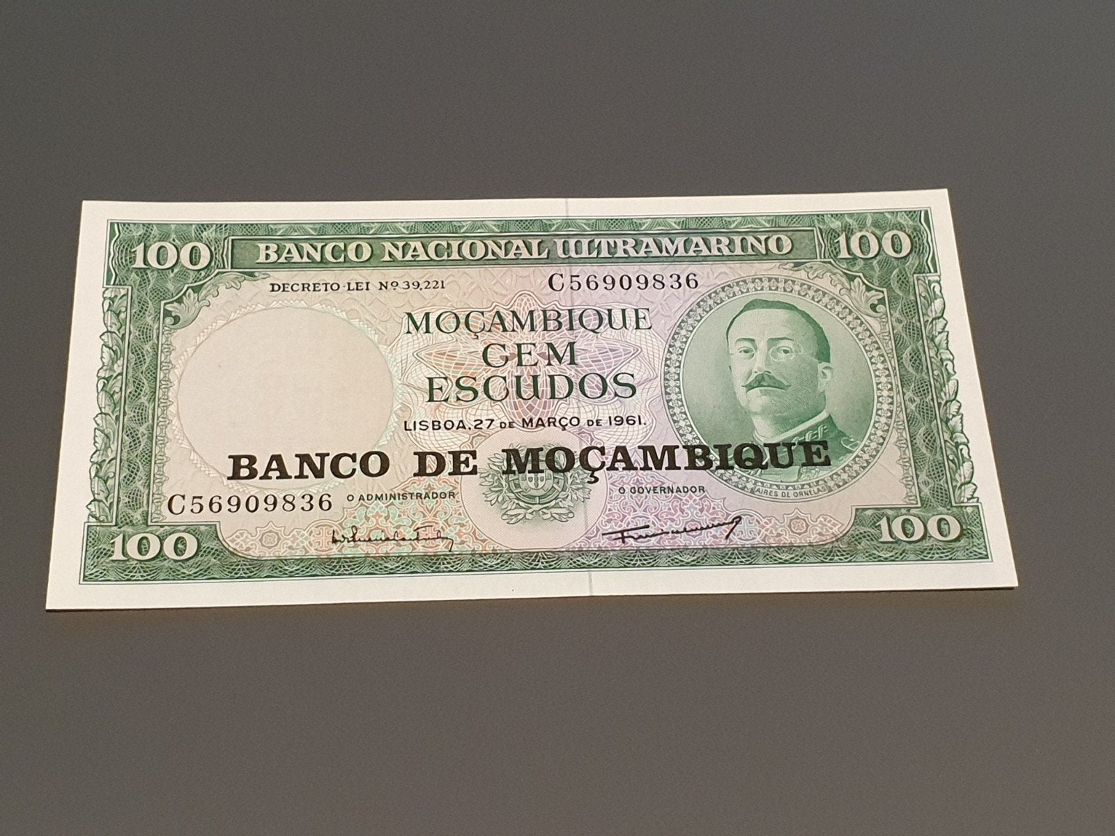 Mozambique 100 escudos 27.3.1961, UNC (B2), Postzegels en Munten, Ophalen of Verzenden, Overige landen