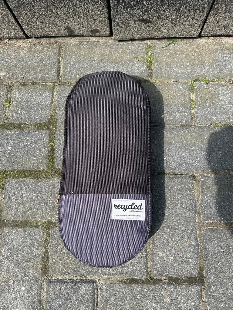 Urban Proof Recycled zitje - Zwart/Grijs, Fietsen en Brommers, Ophalen, Zo goed als nieuw