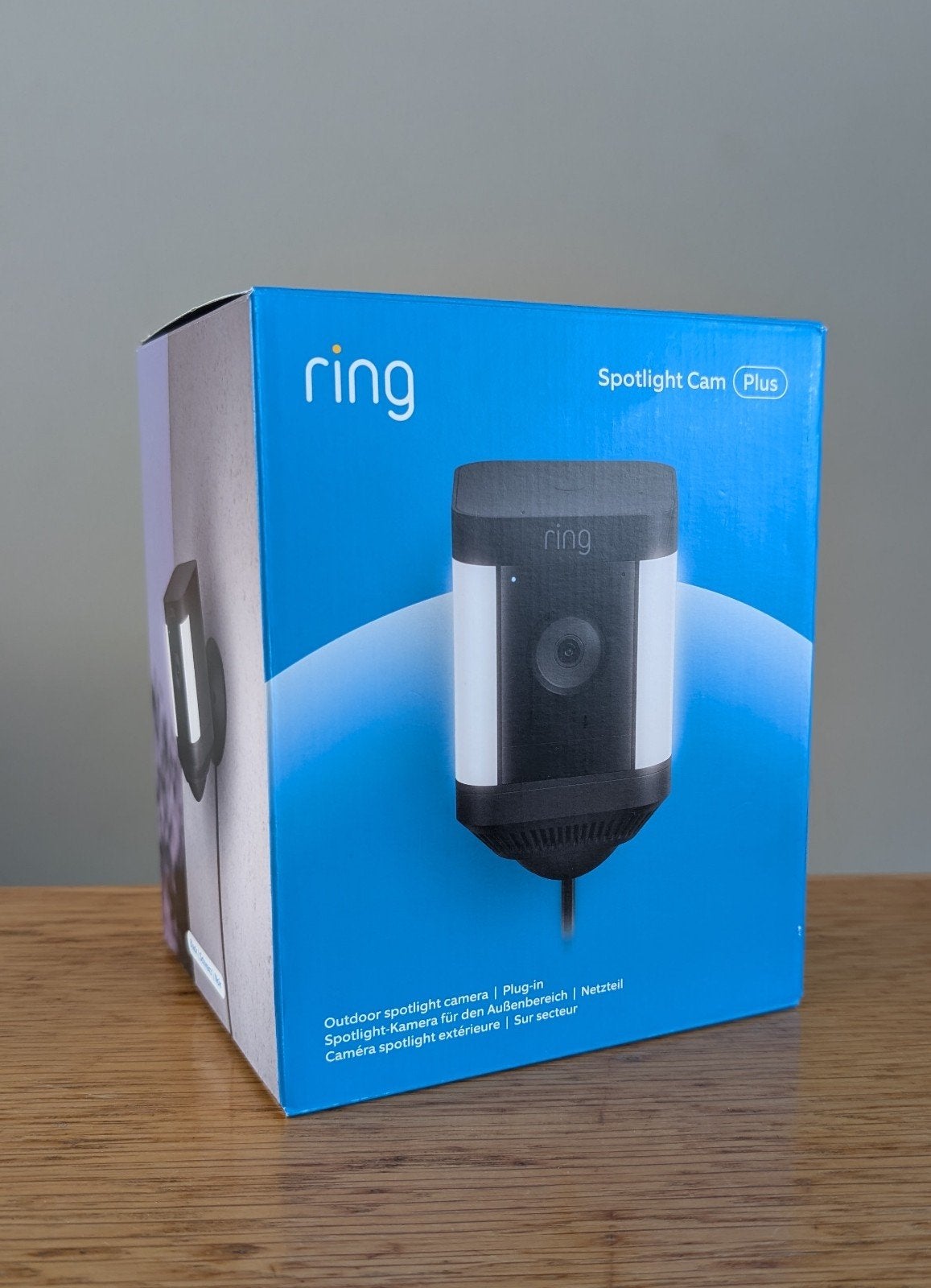 Ring Spotlight Cam Plus | nieuw in doos | plug-in, Ophalen, Nieuw, Buitencamera
