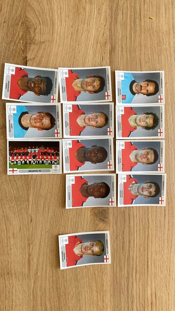 Panini 2000 arsenal met oa bergkamp en kanu, Ophalen of Verzenden, Zo goed als nieuw, Meerdere stickers