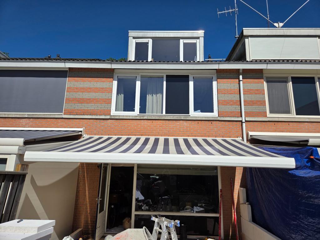 Knikarmscherm 5x3m- Zwart/Wit gestreept zonnescherm, Tuin en Terras, Zonneschermen, Ophalen, Gebruikt, Elektrisch, 150 tot 300 cm
