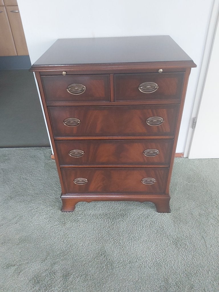 Heldense Exclusive Furniture, Ophalen