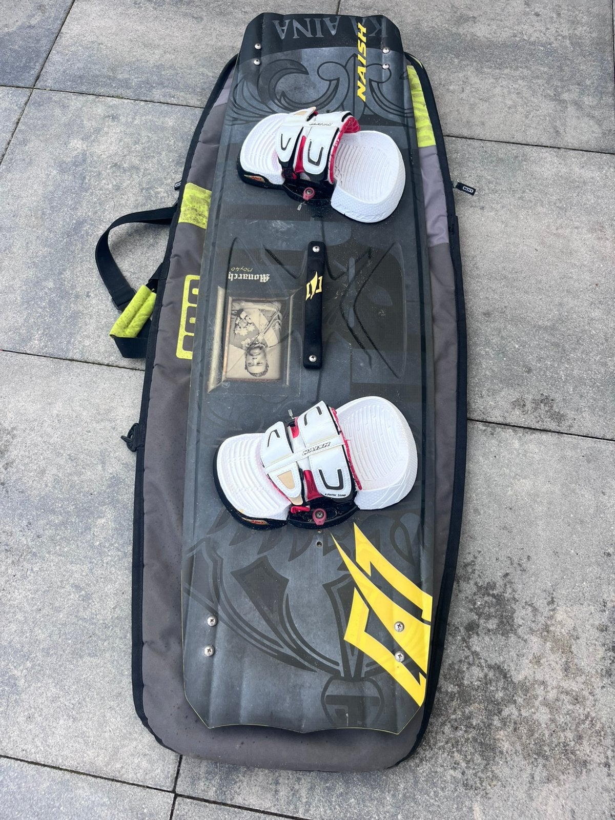 Kitesurfboard Naish Monarch, Watersport en Boten, Kitesurfen, Ophalen, Twintip, Kiteboard, Zo goed als nieuw