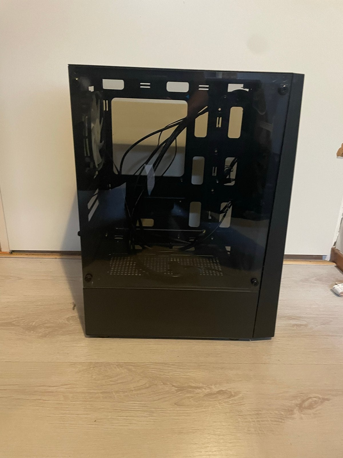 Aerocool wave V3 RGB pc kast  perfecte staat, Computers en Software, Ophalen, Gebruikt