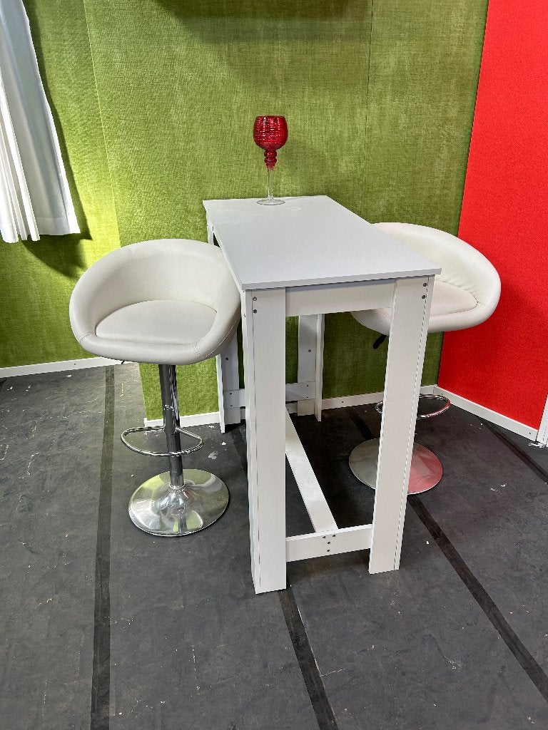 bartafel en retro krukken, Ophalen, Gebruikt