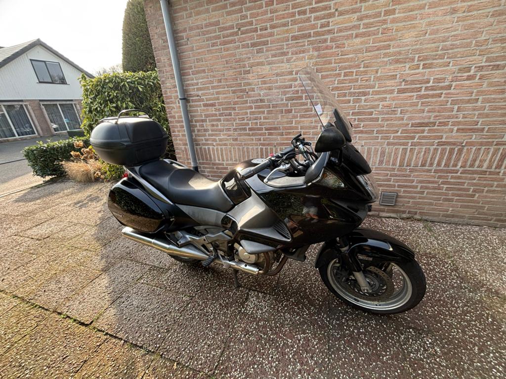 Honda Deauville NT700V - Comfortabele Toermotor met ABS, 2 cilinders, Gebruikt, Particulier, Meer dan 35 kW
