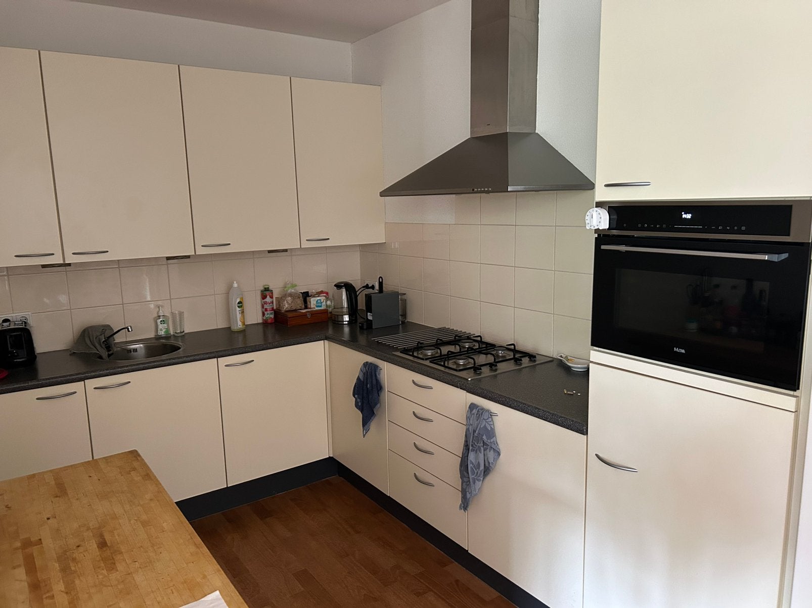 Hoek keuken incl combi oven., Huis en Inrichting, Keuken | Complete keukens, Ophalen, Gebruikt, Hoekkeuken