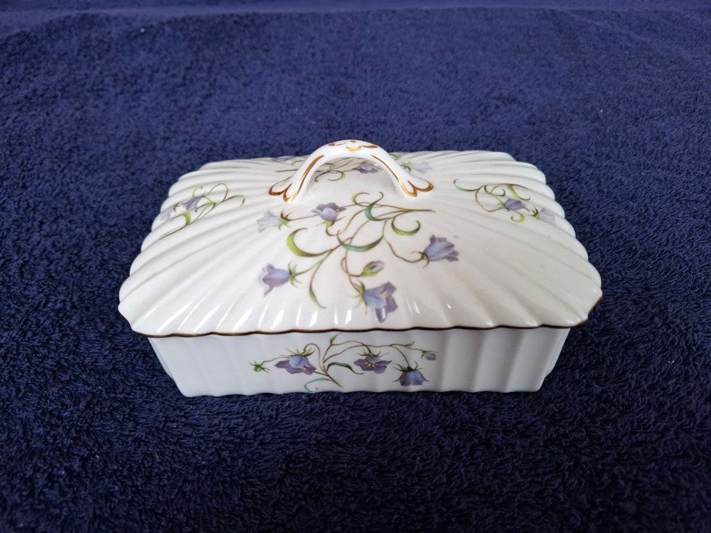 Spode Rechthoekige BOTERVLOOT "Campanula/Canterbury", Huis en Inrichting, Keuken | Servies, Overige merken, Overige typen, Nieuw