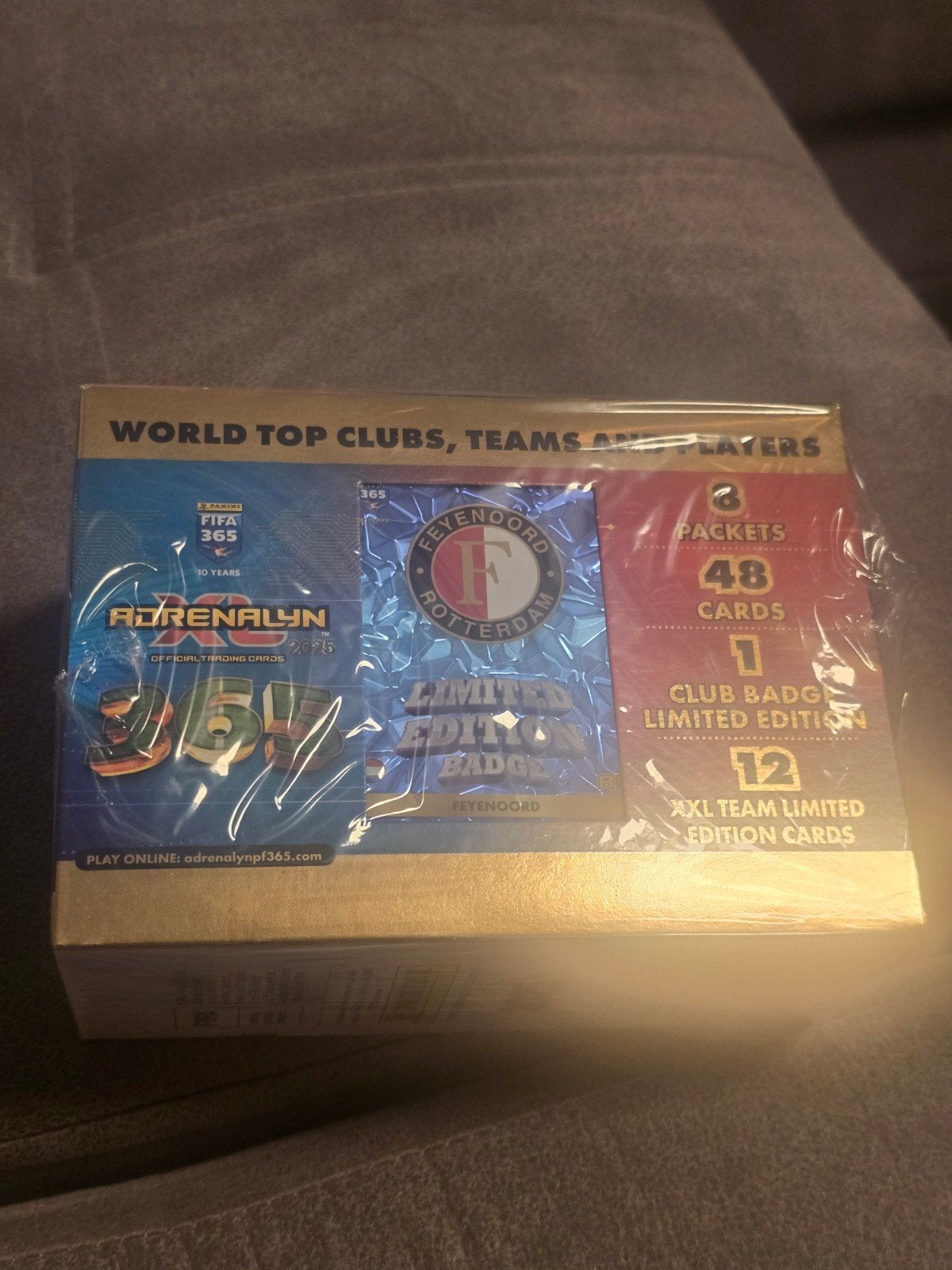 ongeopende limited edition badge feyenoord, Ophalen, Zo goed als nieuw, Boosterbox, Foil