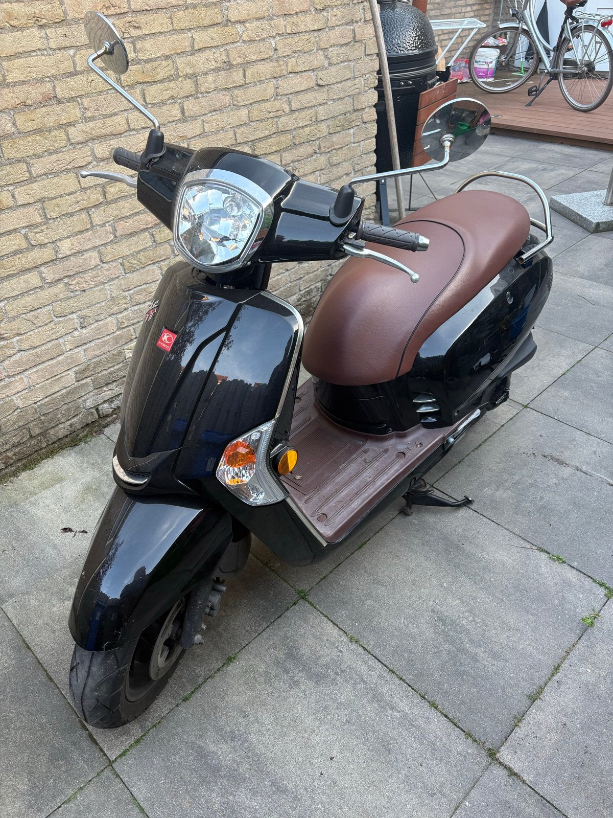 Kymco Like TT Scooter - Zwart met bruin zadel, Fietsen en Brommers, Ophalen, Gebruikt, Like, Benzine