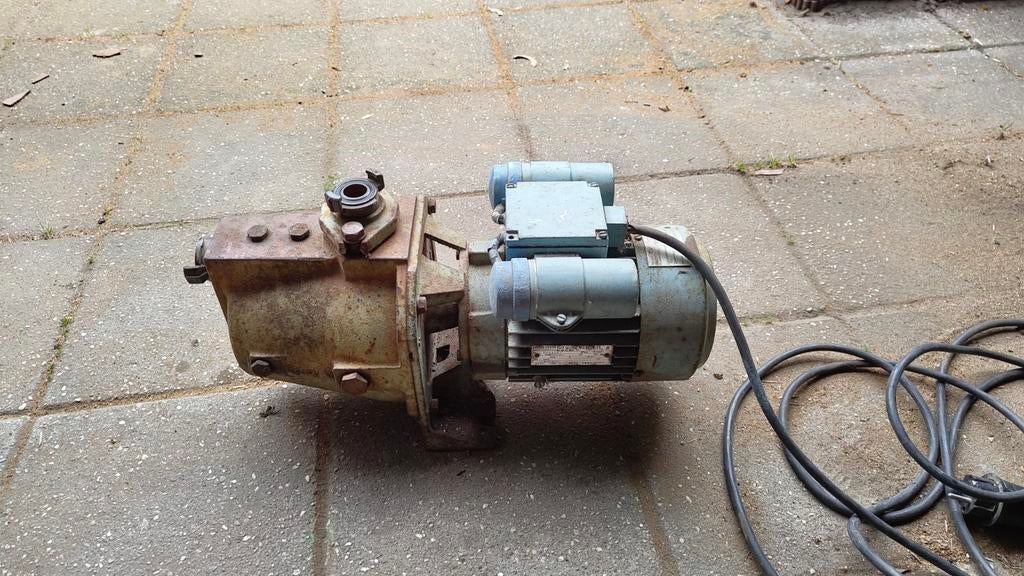 Zelfaanzuigende waterpomp Sigma Jet 80 - 220V, Tuin en Terras, Waterpompen, Ophalen, Gebruikt, Elektrisch, Beregeningspomp