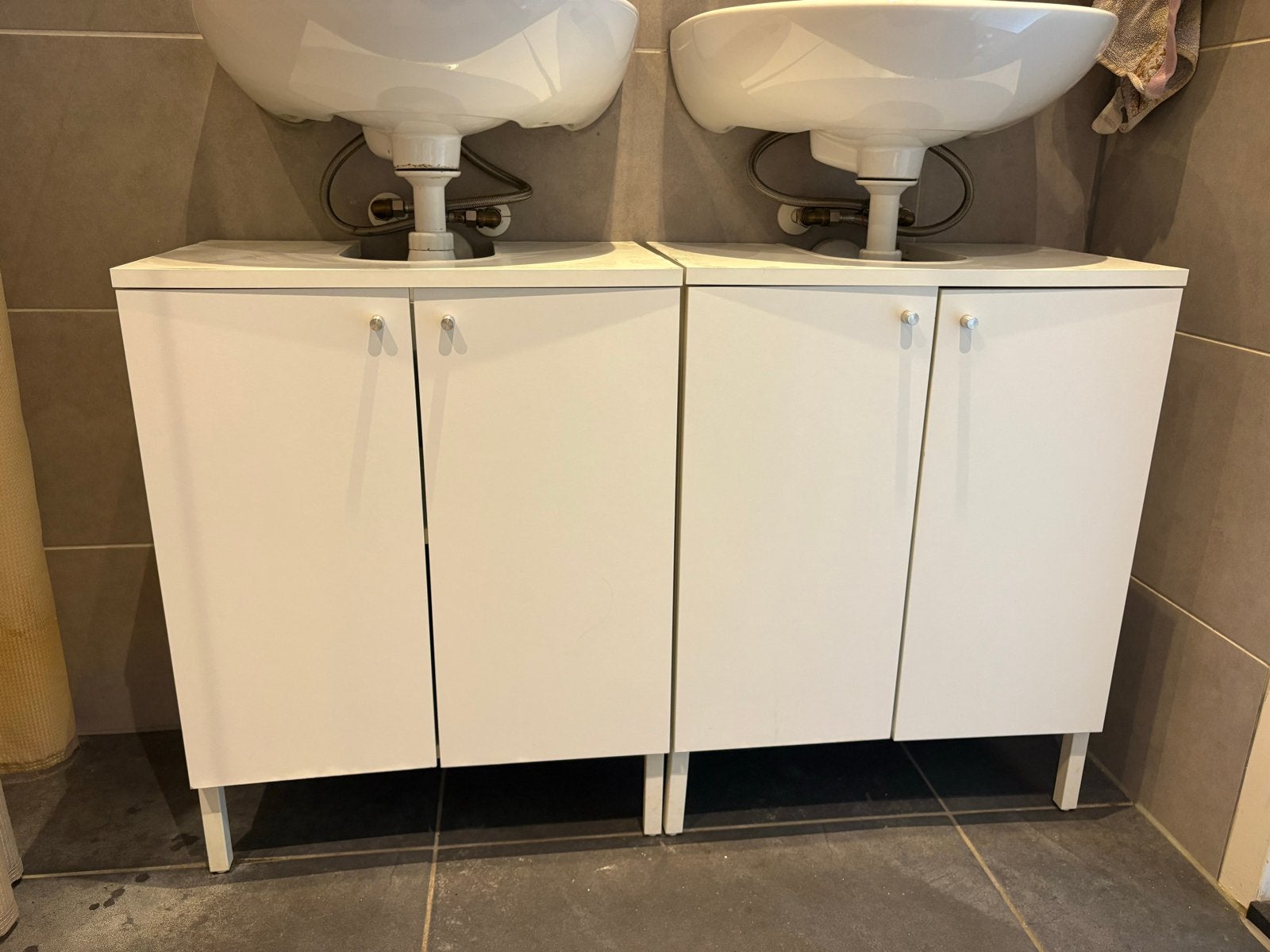 Twee witte IKEA NYSJÖN wastafelkasten, Huis en Inrichting, Badkamer | Badkamermeubels, Ophalen, Gebruikt, 50 tot 100 cm, Minder dan 100 cm