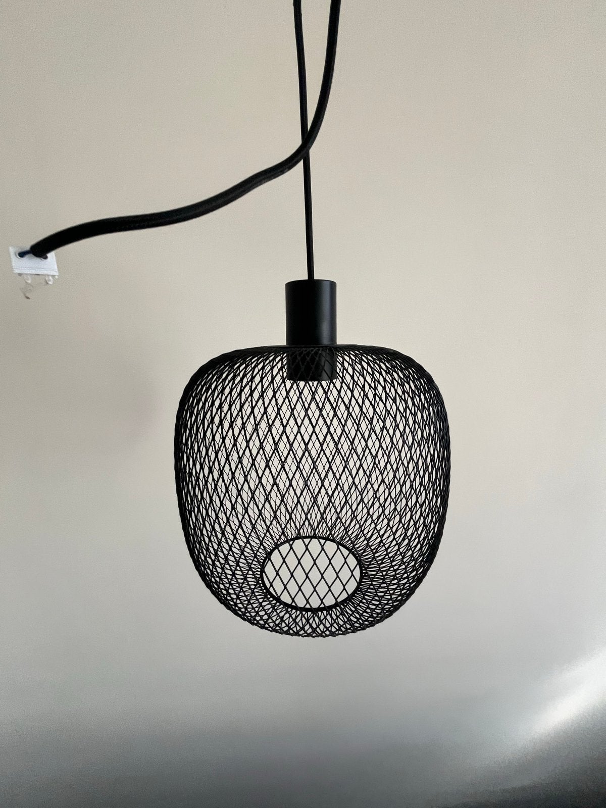 Zwarte metalen hanglamp met gaasdesign, Ophalen, Gebruikt, Metaal, E27 (groot)
