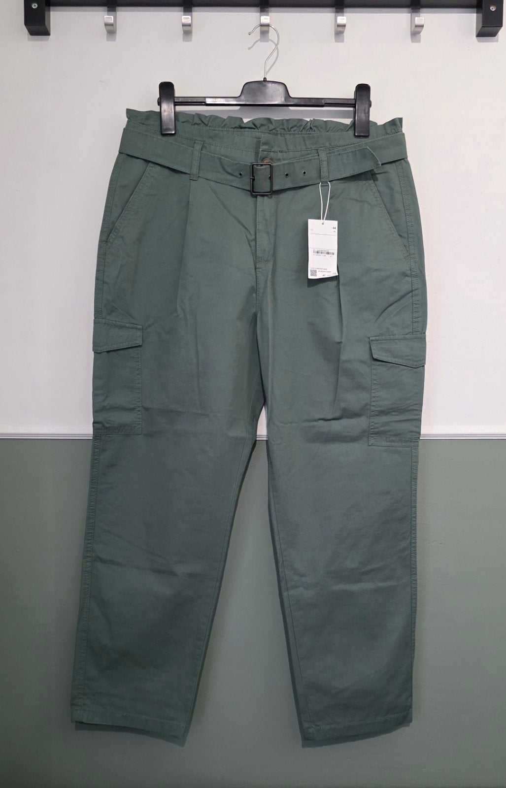 Dames C&A cargo broek relaxed fit maat 44 groen NIEUW, Maat 42/44 (L), Nieuw, Ophalen of Verzenden, Lang