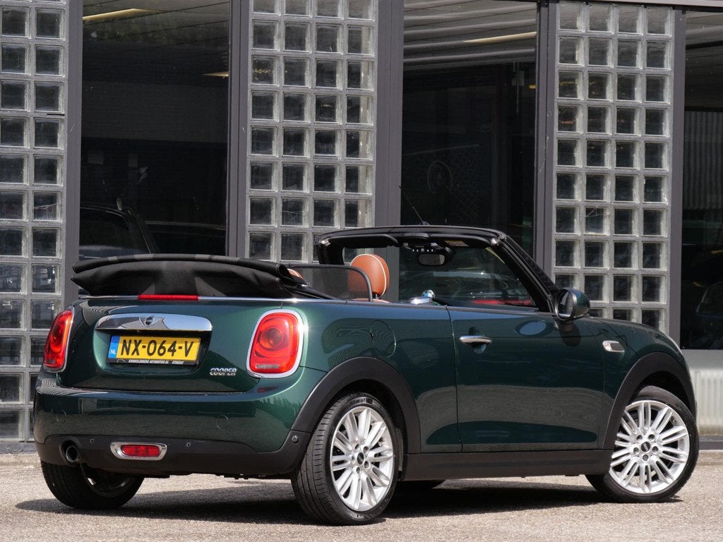 MINI Cabrio 1.5 COOPER/ CAMERA/ H&K AUDIO/ BRITISH RACING GR, Voorwielaandrijving, 136 pk, Gebruikt, Euro 6