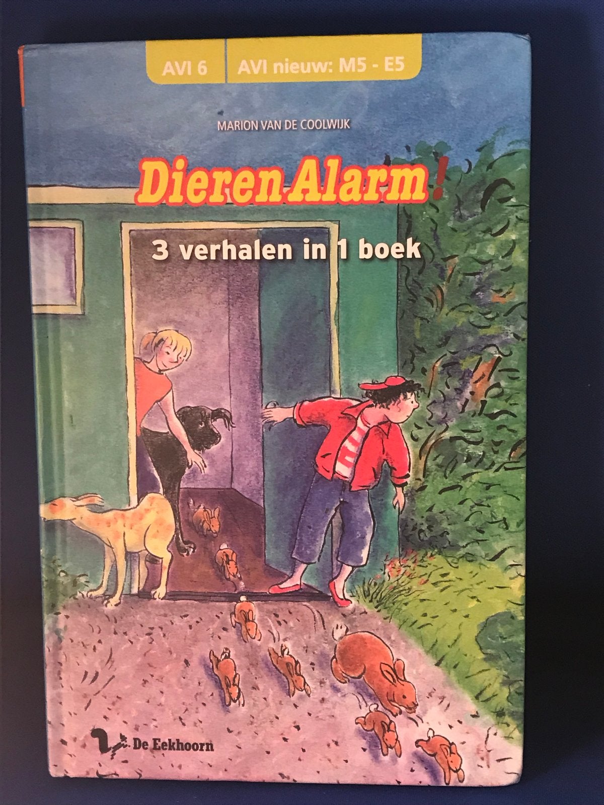 Dieren-Alarm! 3 verhalen in 1 boek - Marion van de Coolwijk, Ophalen, Zo goed als nieuw, Fictie algemeen