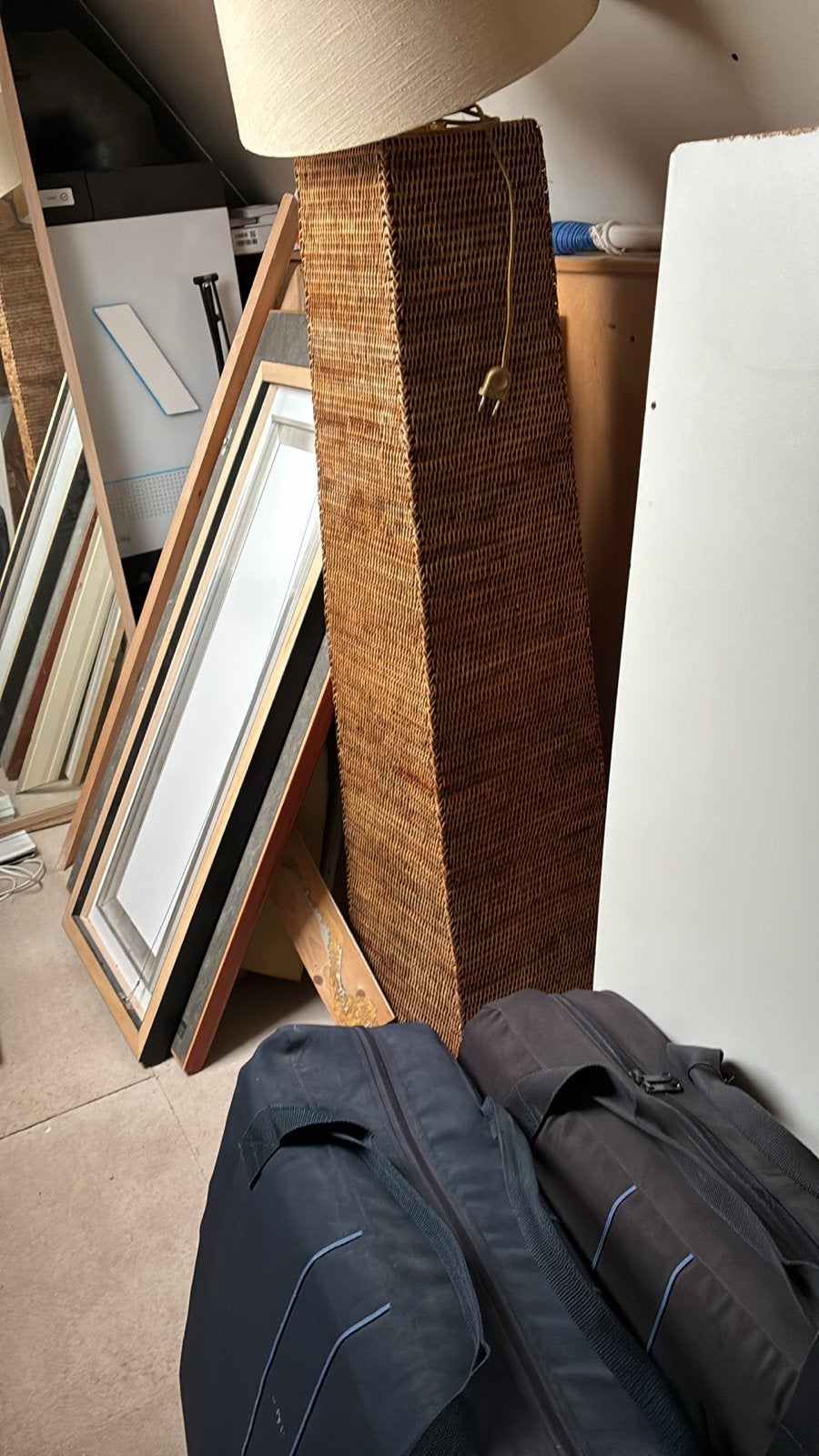 Rotan Vloerlamp Standaard - Sfeervolle Verlichting, Huis en Inrichting, Lampen | Vloerlampen, Ophalen of Verzenden, Gebruikt, Overige materialen