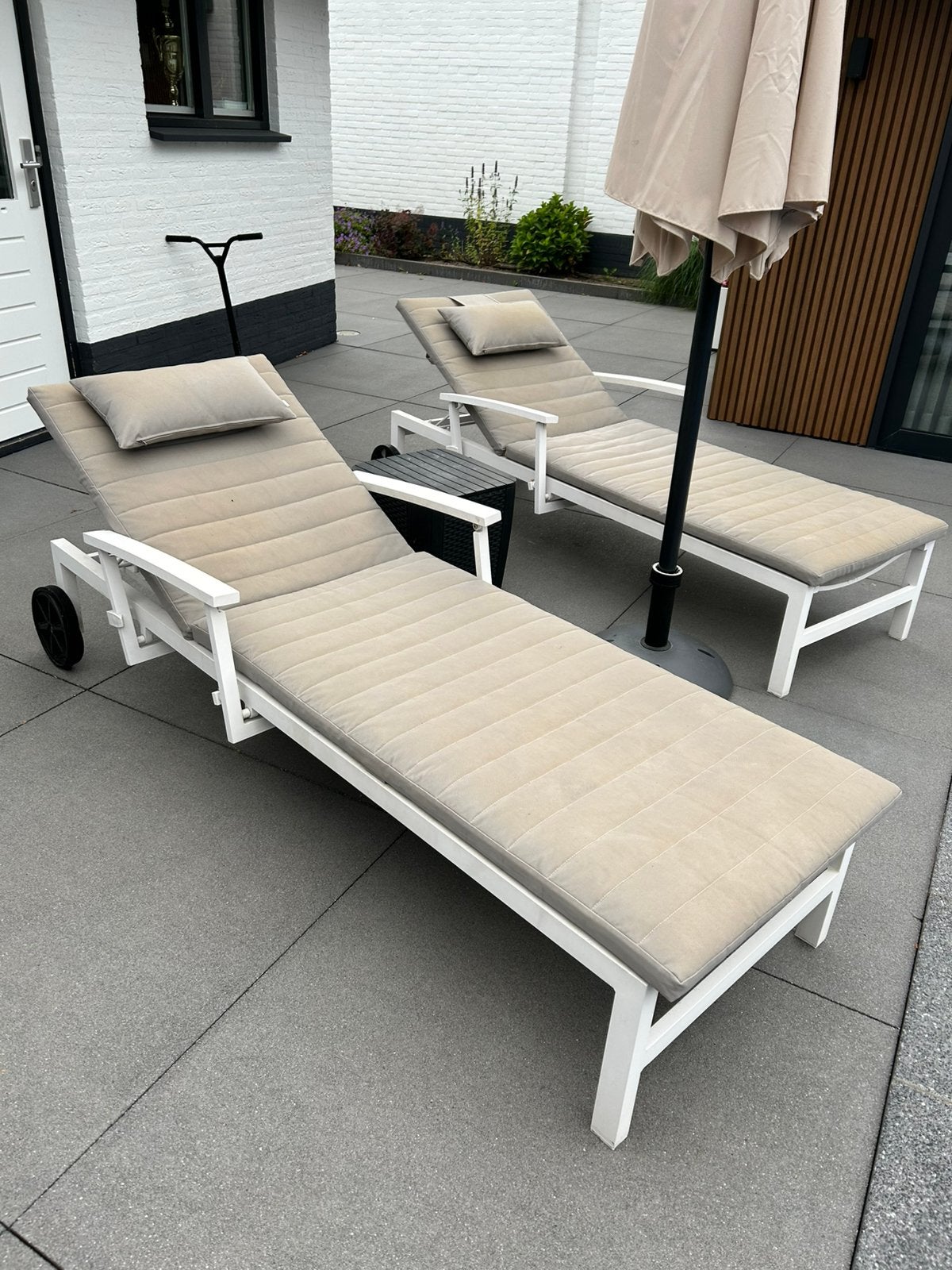 2x ligbedden van Life outdoor, Tuin en Terras, Ligbedden, Ophalen, Zo goed als nieuw, Aluminium
